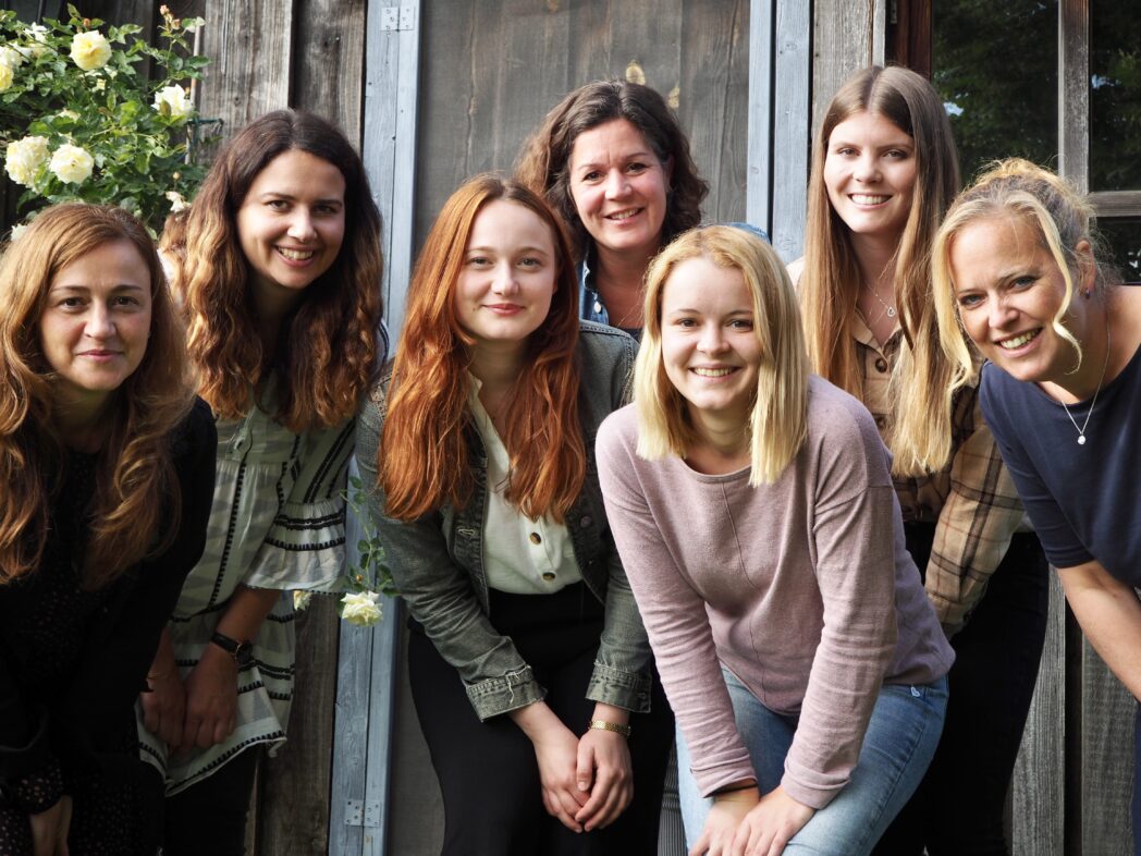Das OGTS-Team: (Von links nach rechts:) Petronela Guth, Eva Obereisenbuchner (Verbindungslehrerin), Ceren Yildiz, Katja Gese-Singer (OGTS-Leitung), Kristina Kroll, Alexandra Ulherr, Tanja Sirch (Sozialpädagogin)